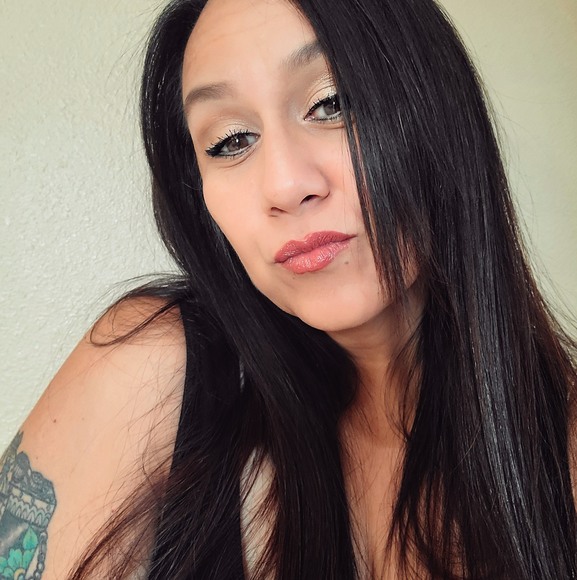 Meet your Posher, Yvonne - Picture 1 of 1